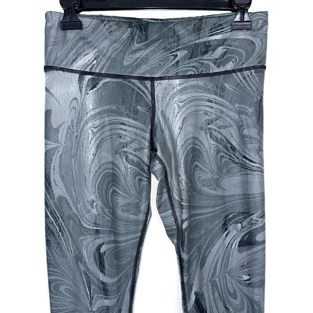 SOLD 💕Alo Yoga Women’s Airbrush Legging in Black Marble Size Small - Picture 3 of 15